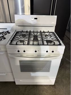 Frigidaire white 5 burner range stove