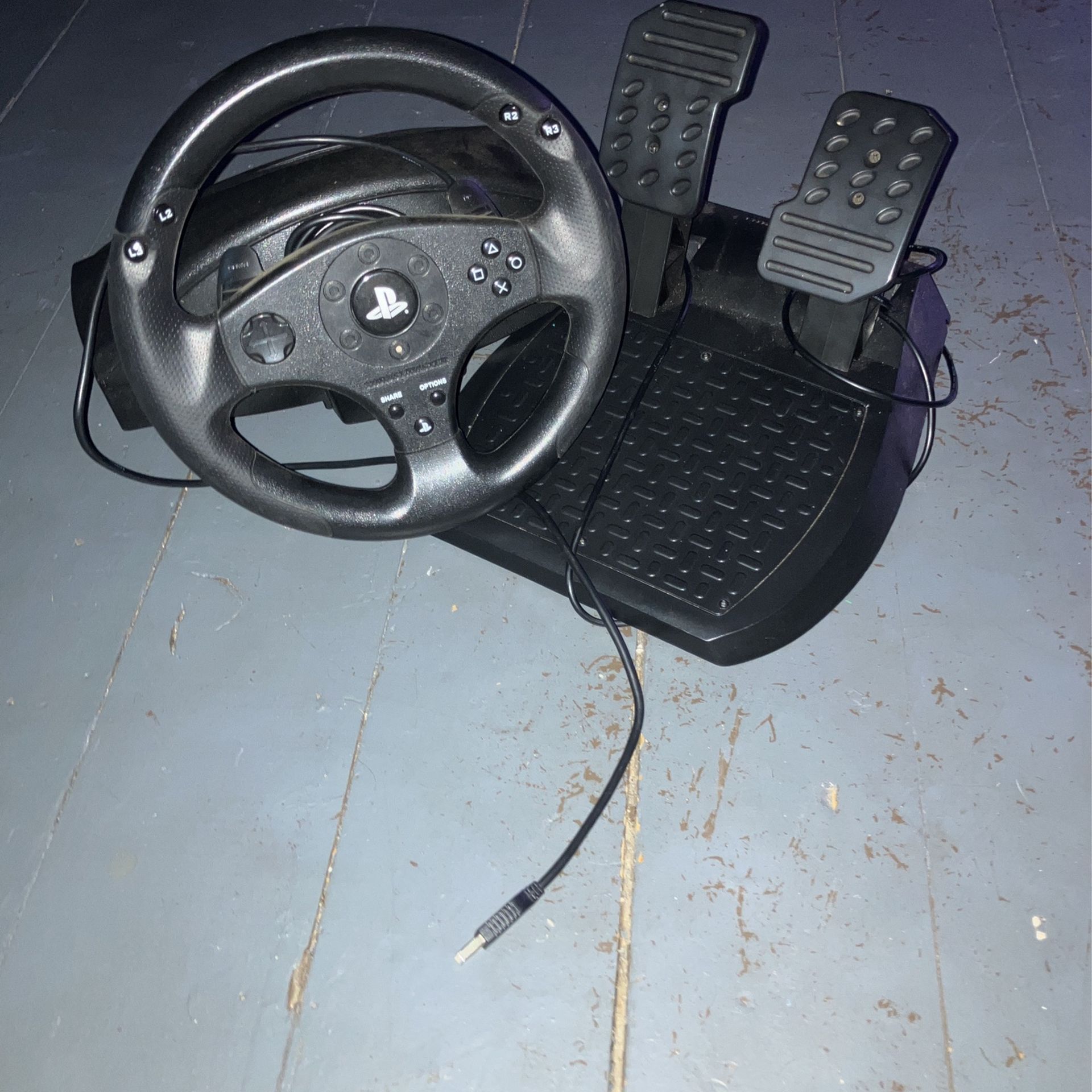 Ps4 Thrustmaster Steering wheel/pedals