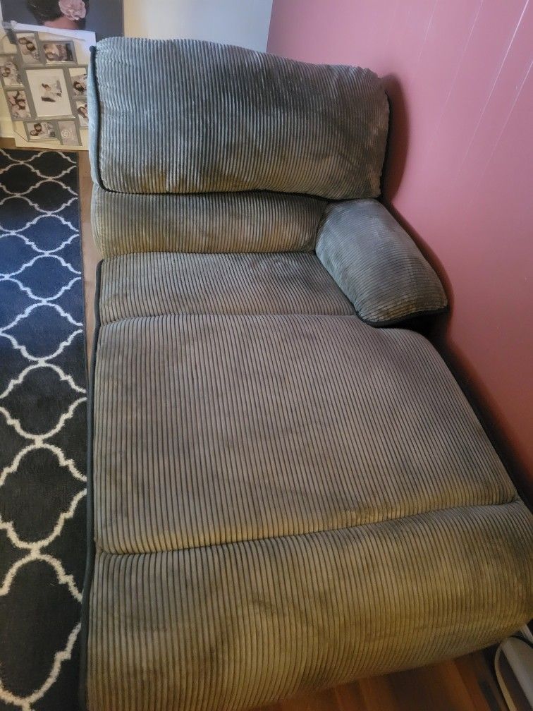 Chaise Lounge