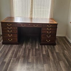 Beautiful Desk Executive Desk