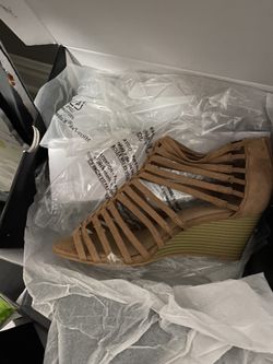 Women’s heels size 8