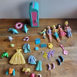 FASHION POLLY POCKET BUNDLE WITH  PINK AND BLUE LOCKER 1999 MATTEL