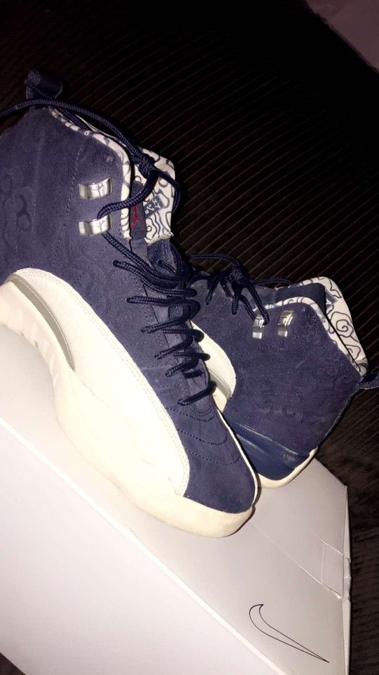 Retro 12 International  & Accessories