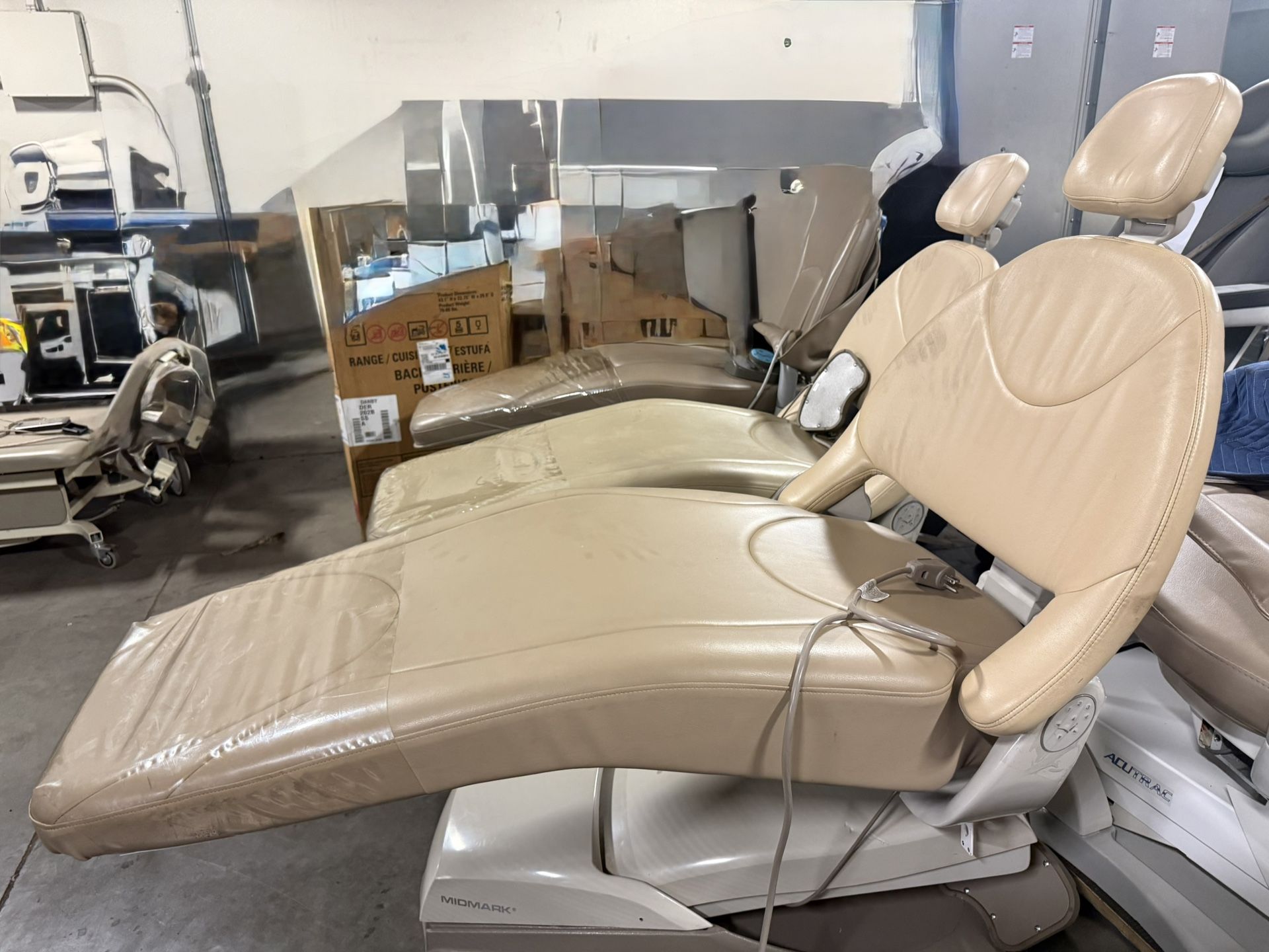 Tattoo Chair / Dental Great For Client Procedure Medical