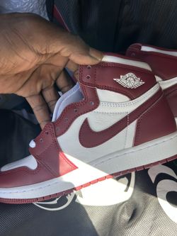 Retro OG 1s Size 6 men’s. NEW never Worn.