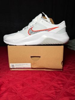 Nike Essentials 3 Size 10M
