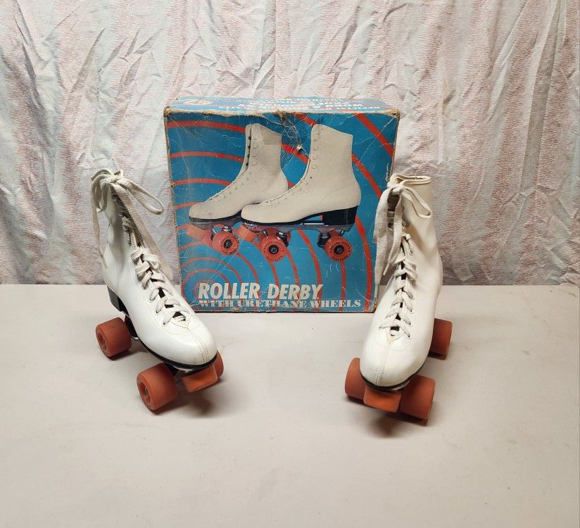 VINTAGE ROLLER SKATES