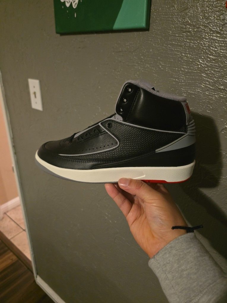 retro 2 black cement sz 9.5
