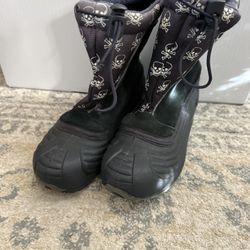 Cool Skull Winter Boots (Size #1) 💀