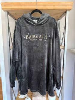 Women’s Forth Wing Huggie graphic pullover sweatshirt black Basgiath one size fits all