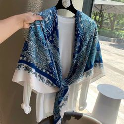 Elegant Cotton-Linen Shawl – 53” × 53”
