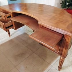 Nice Desk Table And Plastic Chair Mat