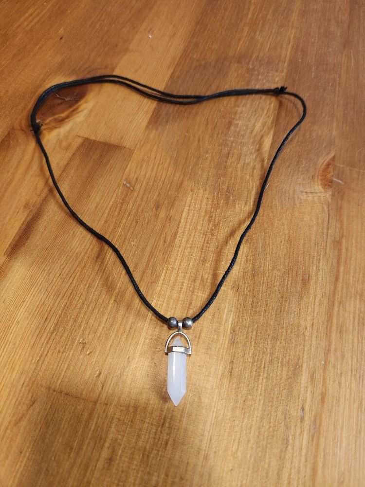 LIKE NEW Quartz Crystal Point Pendant On Black Cord Necklace Adjusts 24"-34" (SE San Diego)