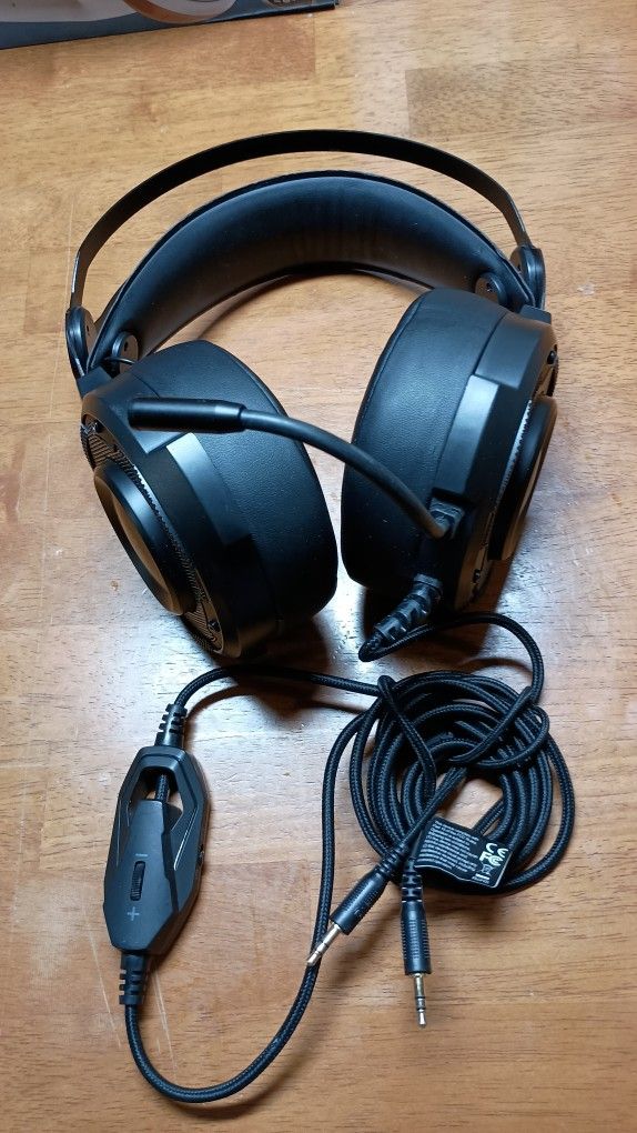 Gaming headphones And Microphone No Issues Working Great