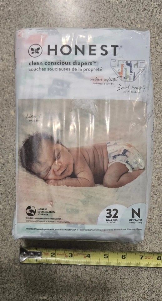 The Honest Company - Eco-Friendly and Premium Disposable Diapers - Pandas, Newborn Size (<10lbs.) 32 Count (Pack of 1)