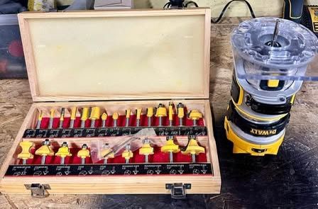 Dewalt 20V MAX XR Cordless Brushless Fixed Base Compact Router (Tool Only) and router bits