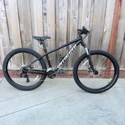 (M) 27.5" Specialized Rockhopper Mountain Bike | 2x Drivetrain | Disc Brakes | Ready to Ride