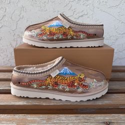 Palace Uggs Tan Size 11 2024