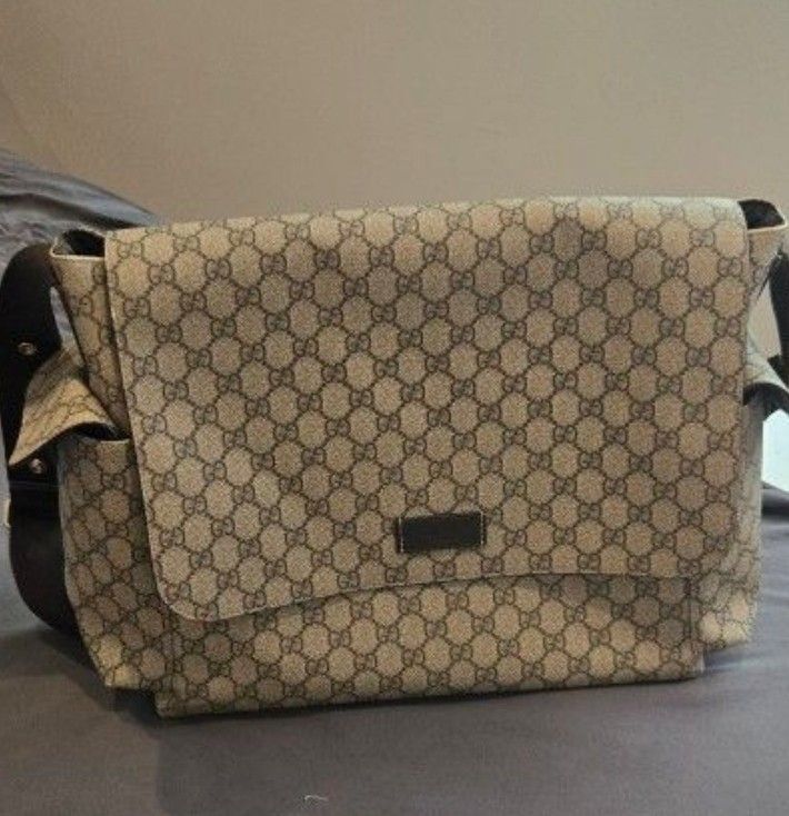 Gucci Dipper Bag