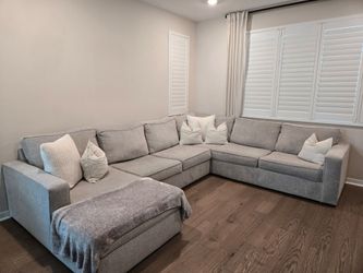 Large Gray Fabric Sectional Sofa with Chaise