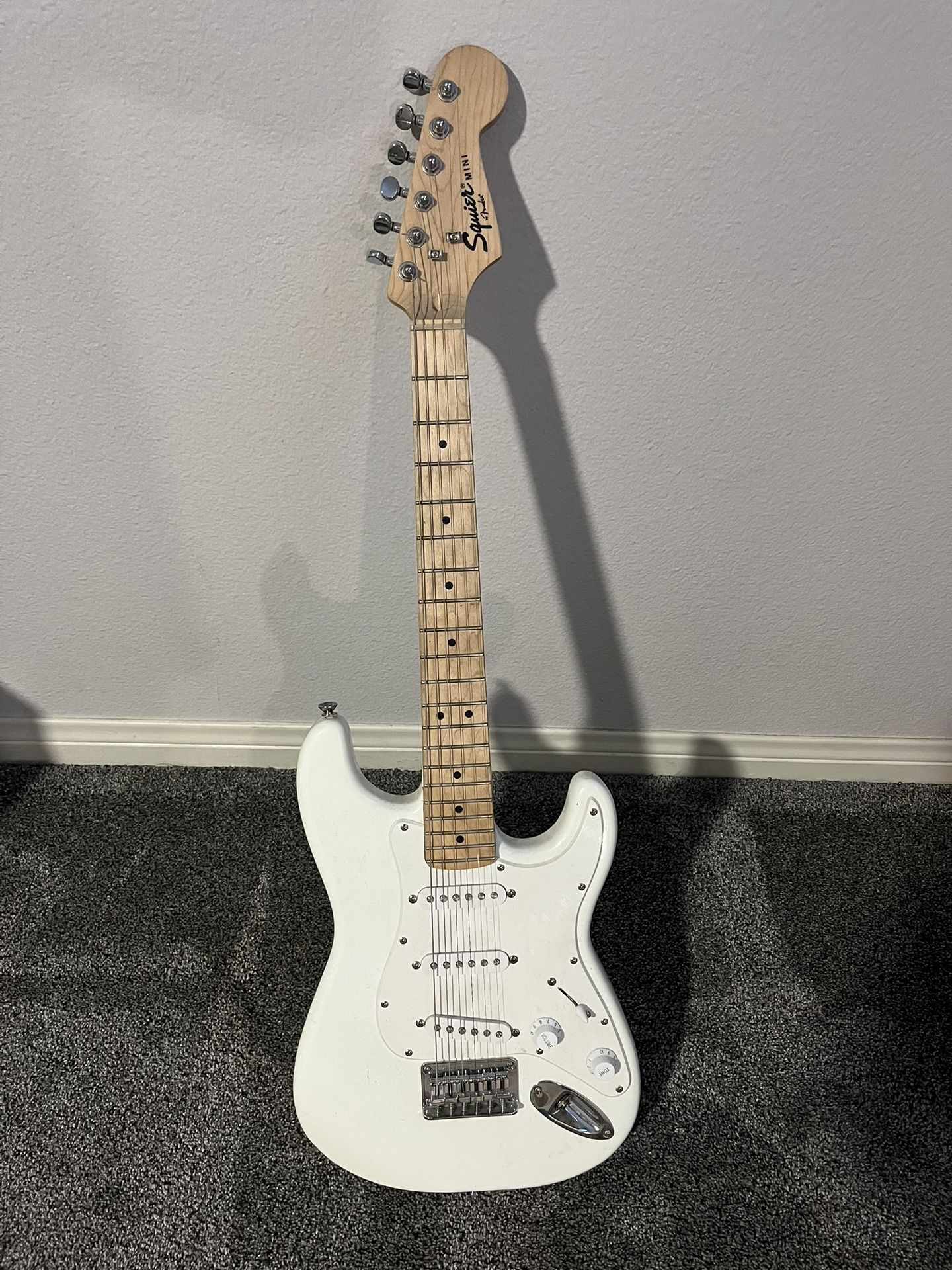Squier by Fender Mini