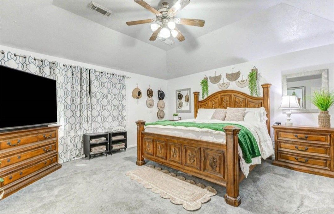 King Bedroom Furniture Set – Solid Wood