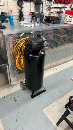 Husky C201H 20 Gallon Air Compressor