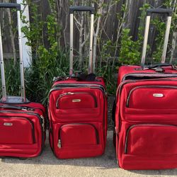 Kenneth Cole Reaction 3 Piece Red Soft Luggage Set Travel Storage