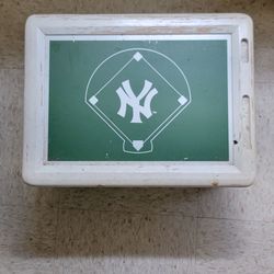 New York Yankees step stool... used... distressed