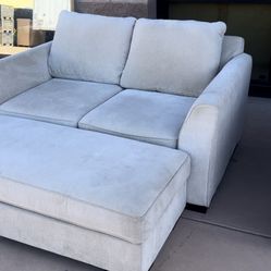 Living Spaces Live Seat And Couch 