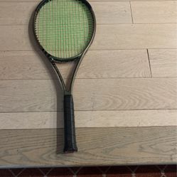 Wilson Blade 98 16x19 Tennis Racket V8