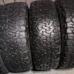 Set De llantas Todo Terreno Bfgoodrich All Terrain KO2 LT 265/70/R/17 85% De Vida 