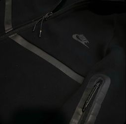 Nike Tech Fleece Full-Zip Hoodie Black