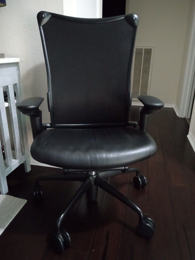 Office chair 