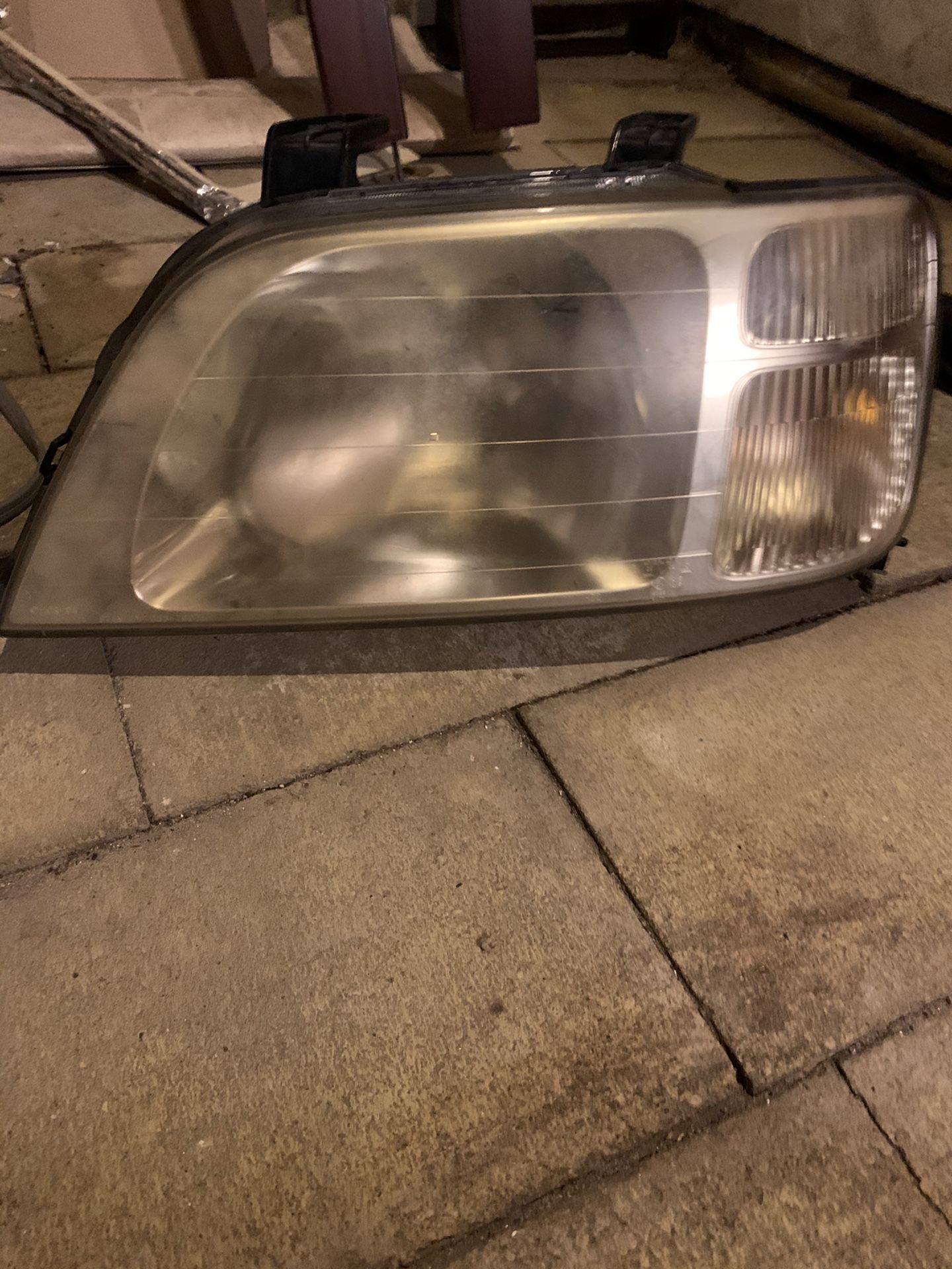 1997-2001 Honda CR-V Driver Side Headlight