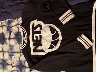 Nets crew neck