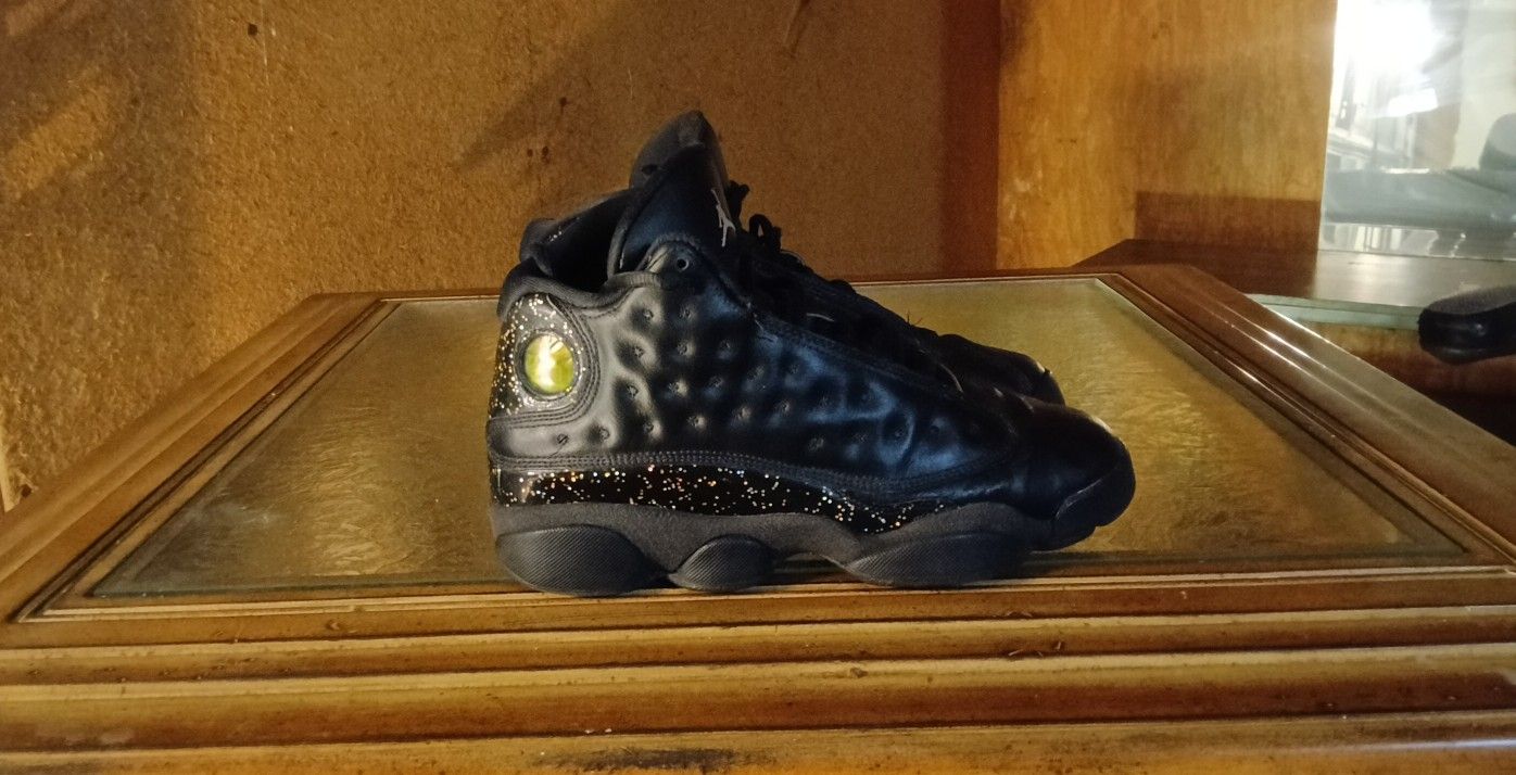 Jordan 13 Retro Black Metallic Gold