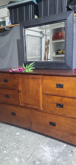 Beautiful Vintage Retro Dresser With Mirror Solid Wood Excellent Condition.