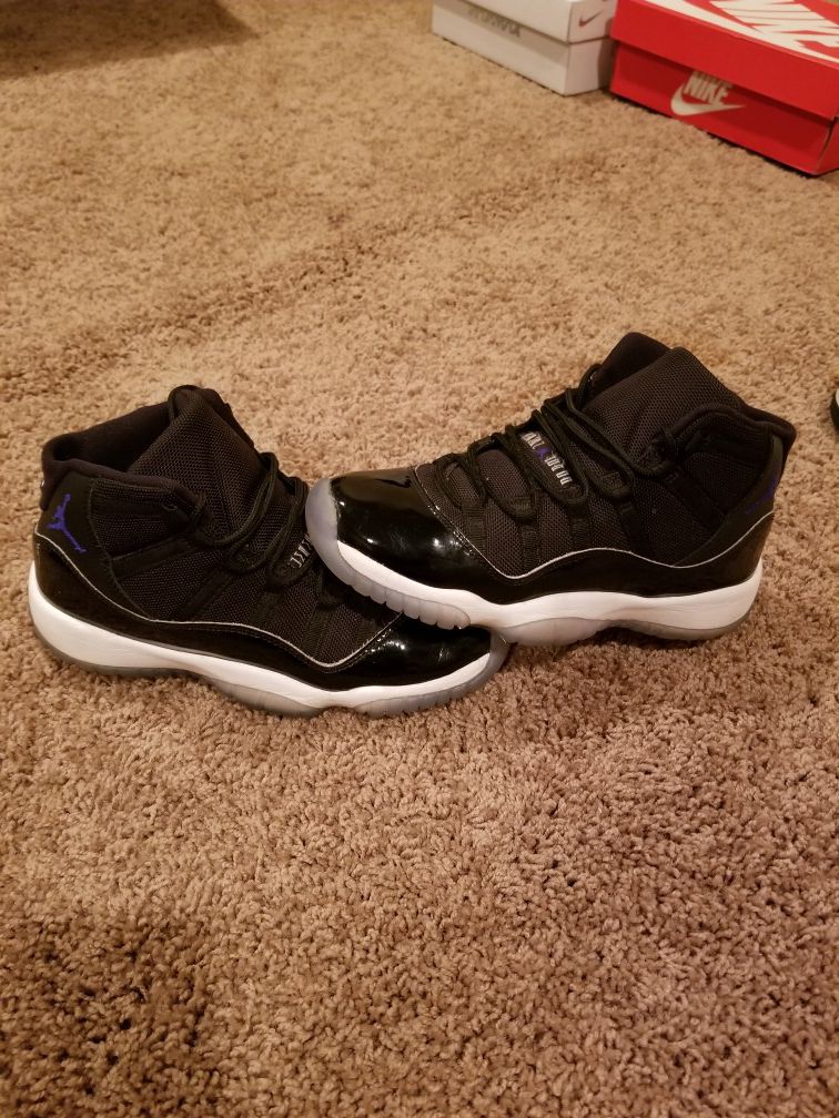 Jordan 11s size 5.5Y good condition