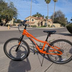 Giant XtC Jr Lite Bicycle , Excellent Condition, 24inch