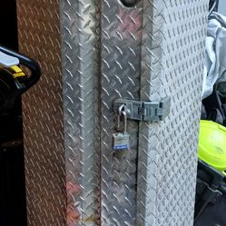 Aluminum Diamond Tread Truck Toolbox/OBO