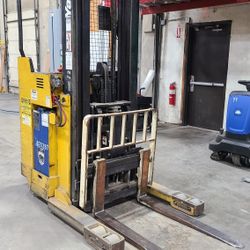 2006 Yale Reach Lift