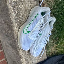 Women’s 7 brand new Nike indoor soccer cleats