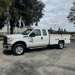 Ford F-350 XLT Utility Diesel
