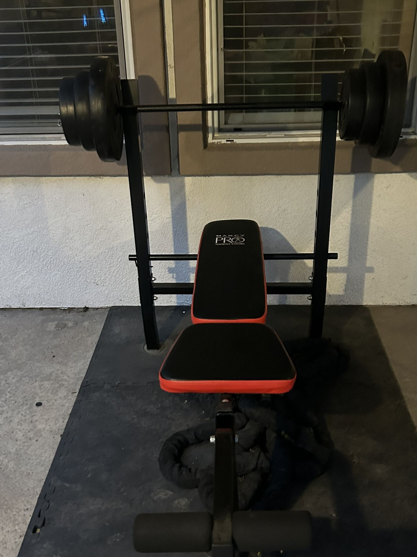 Marcy Pro Weight bench With 100lb Weight Set