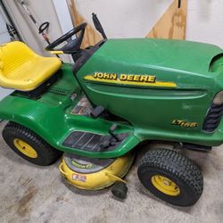 John Deere LT166 Riding Mower 