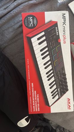 Brand new in box Akai MPK mini plus