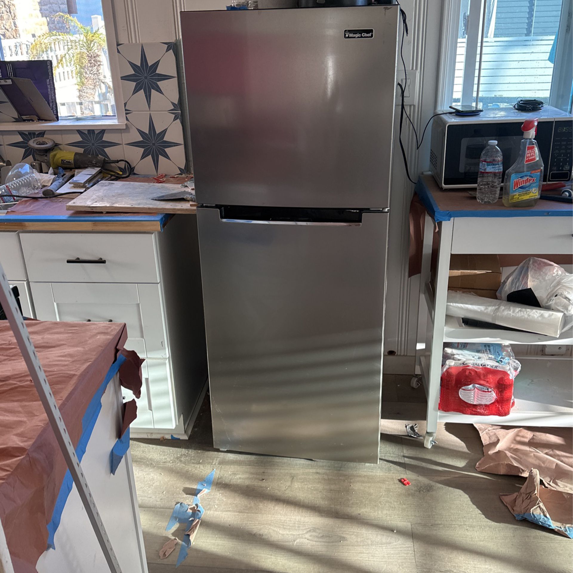Magic Chef Refrigerator Medium Size