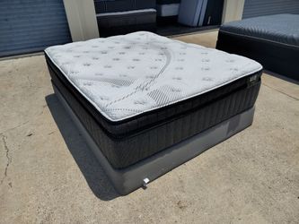 Queen pillow top