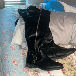 Black  Boots 